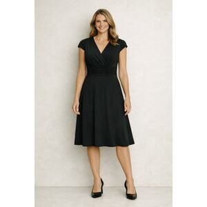 Black Label by Evan Picone Women's V-Neck Sleeveless Black Size 8